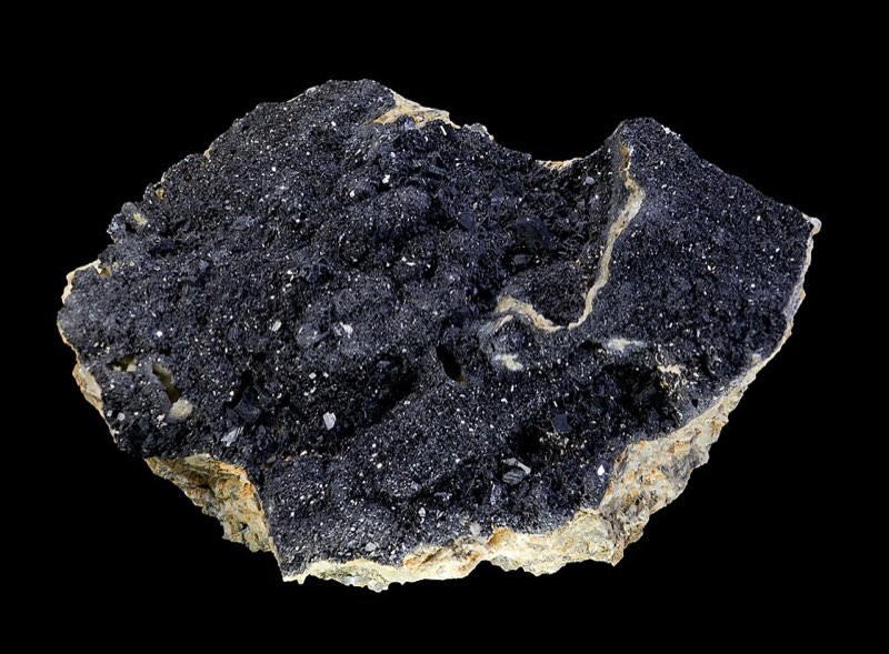 Babingtonite specimen
