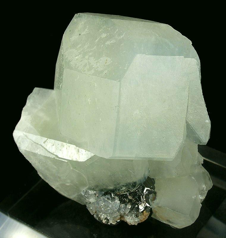 Datolite specimen