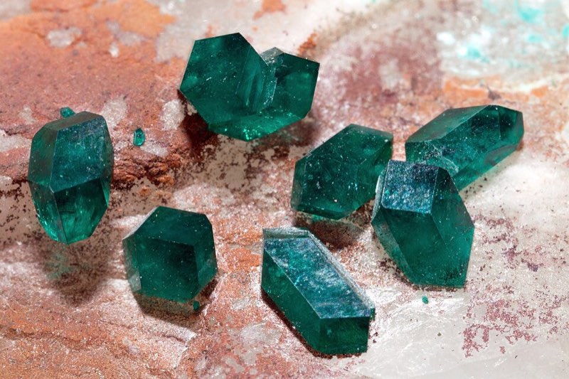 Dioptase specimen