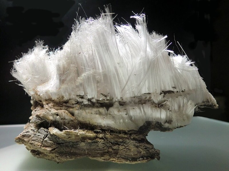 Epsomite specimen