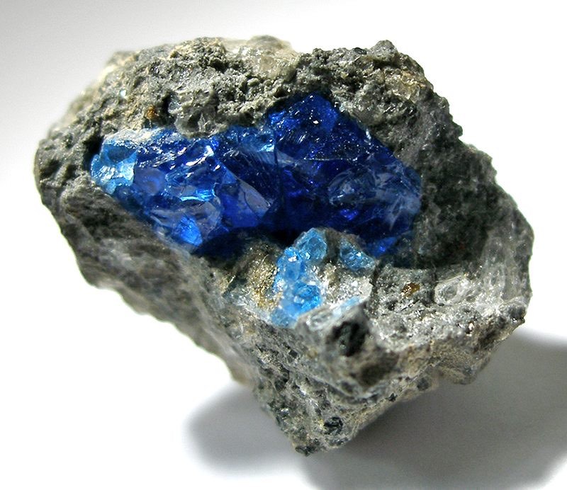 Haüyne specimen