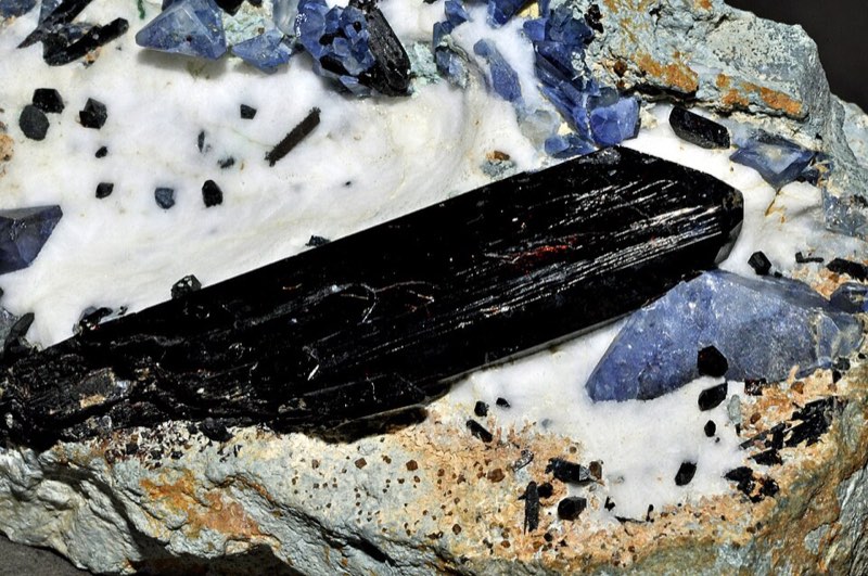 Neptunite specimen
