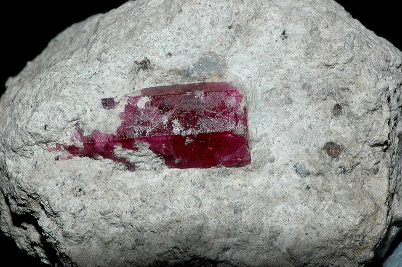 Red Beryl specimen
