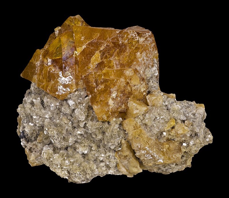 Scheelite specimen